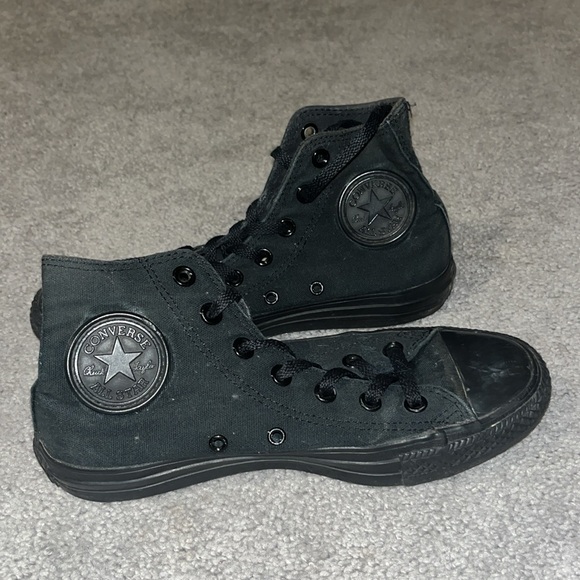 High-Top Converse - Picture 3 of 4